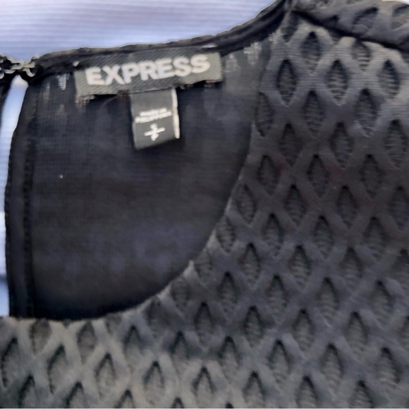 Express cut out mini skirt set Cropped Diamond Textured Sz. Small - Picture 9 of 13